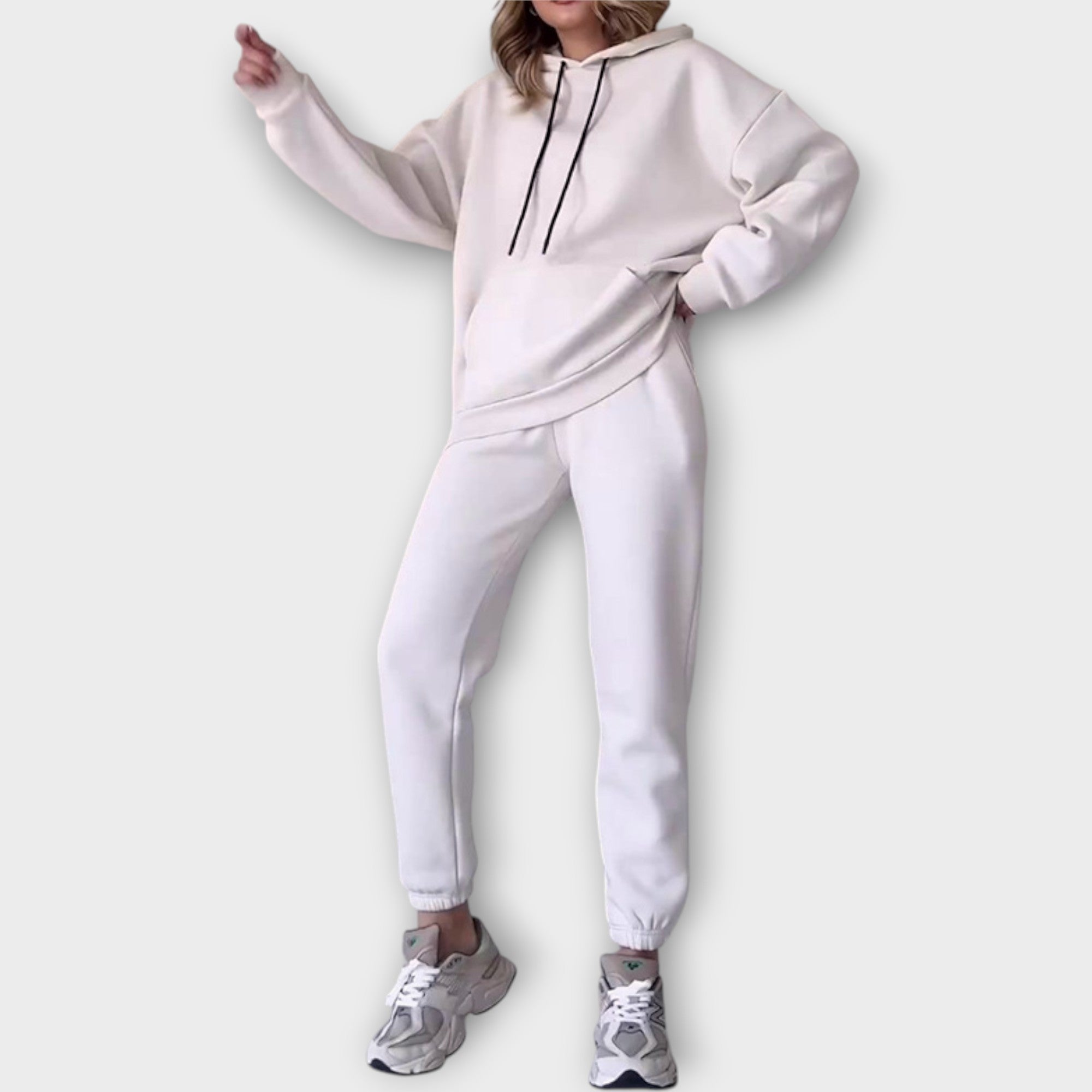 Lady Amelia Tracksuit Set with a Relaxed Fit