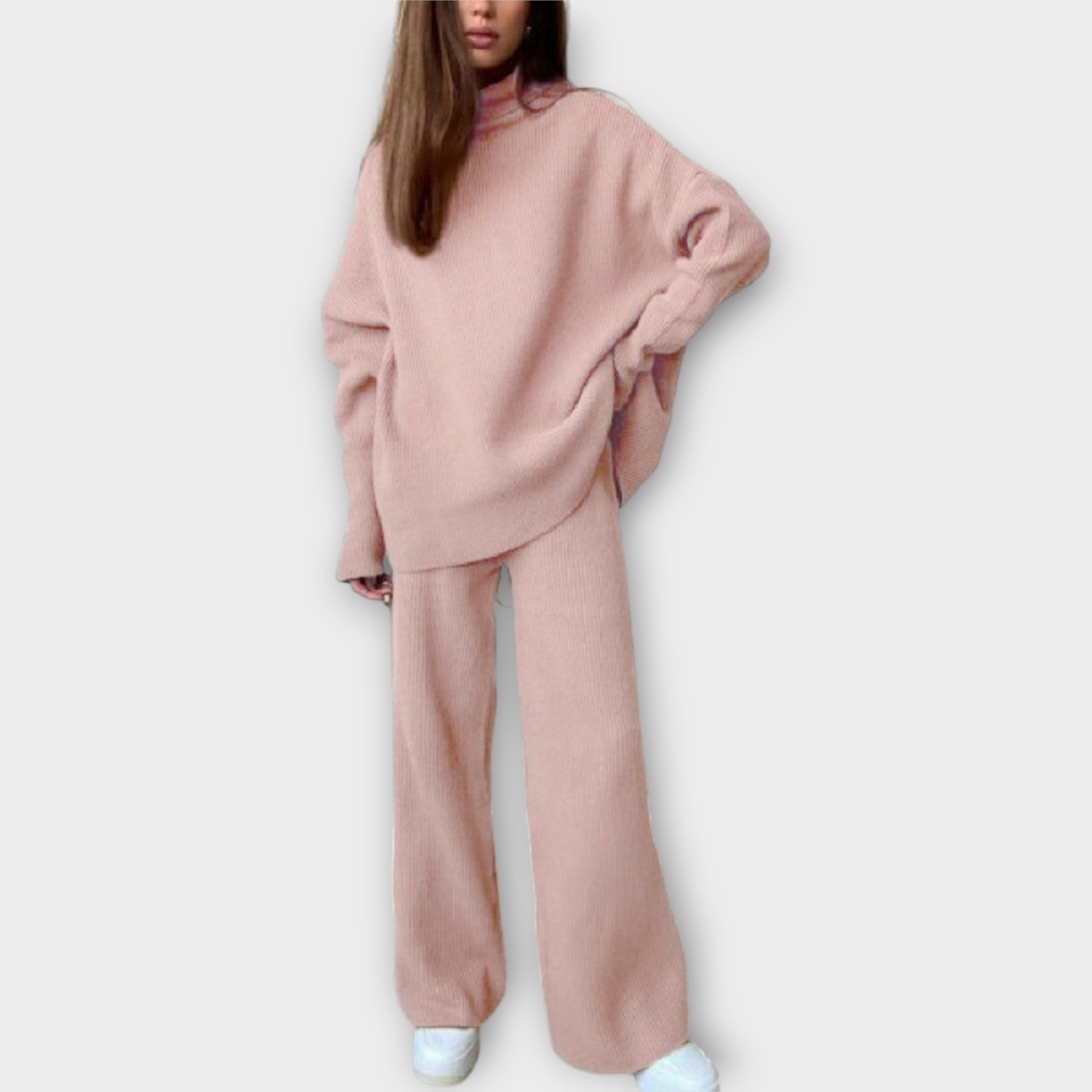 Lady Victoria Knitted Set with a Relaxed Fit and Minimal Design