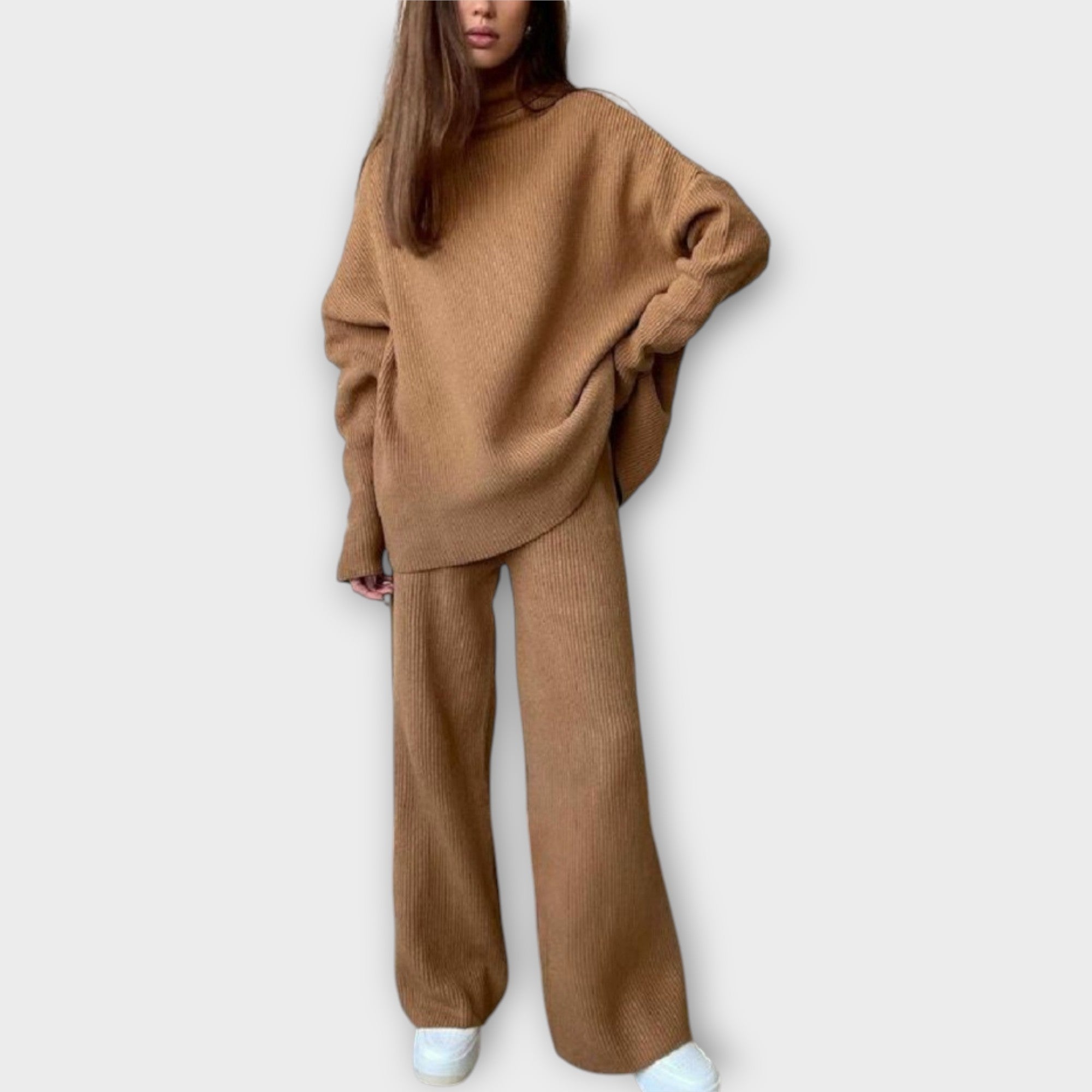 Lady Victoria Knitted Set with a Relaxed Fit and Minimal Design