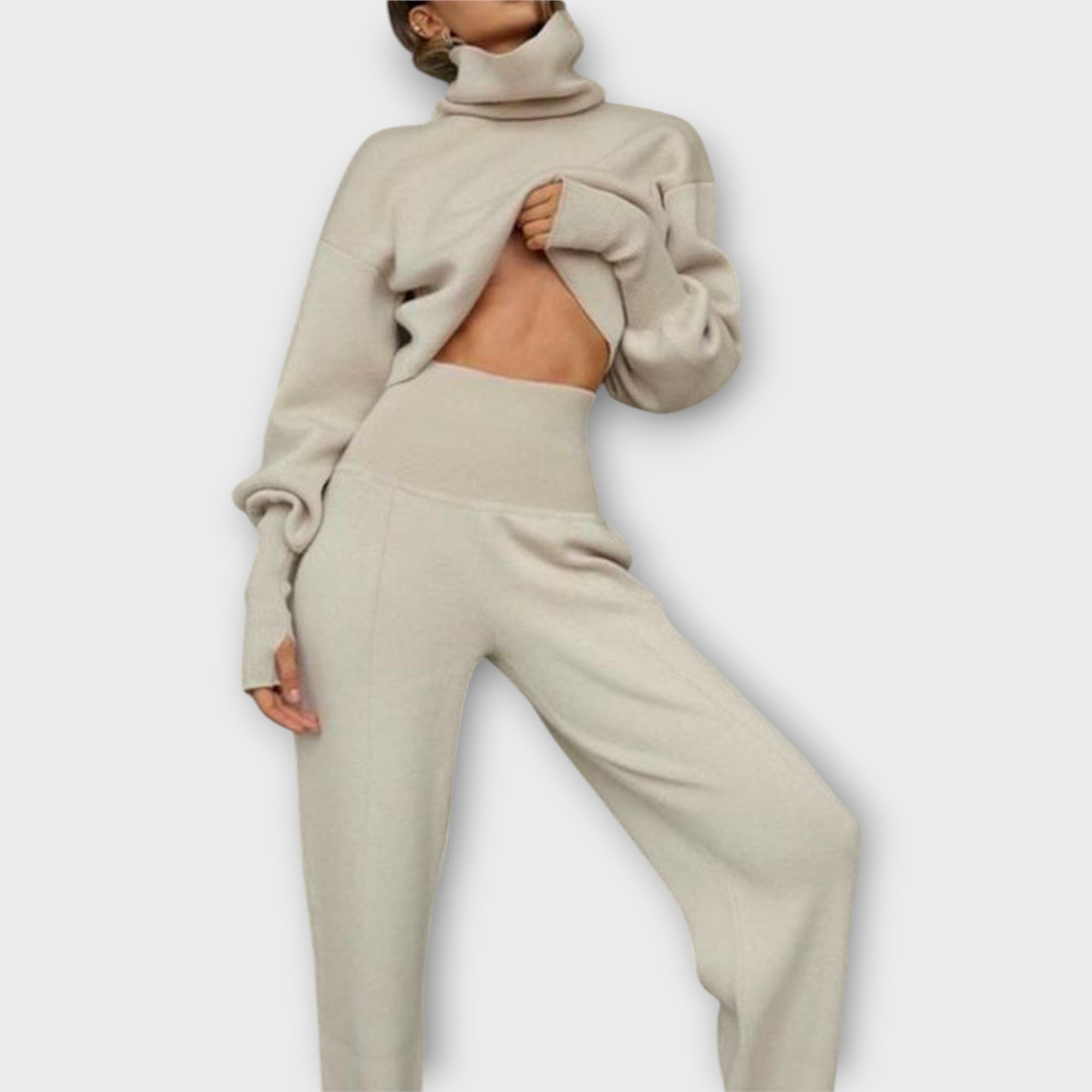 Lady Catherine Knitted Set with Turtleneck and Relaxed Fit